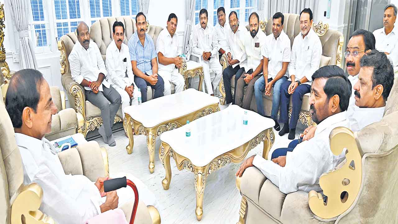 కాంగ్రెస్‌ హామీలపై ప్రజాక్షేత్రంలో నిలదీద్దాం