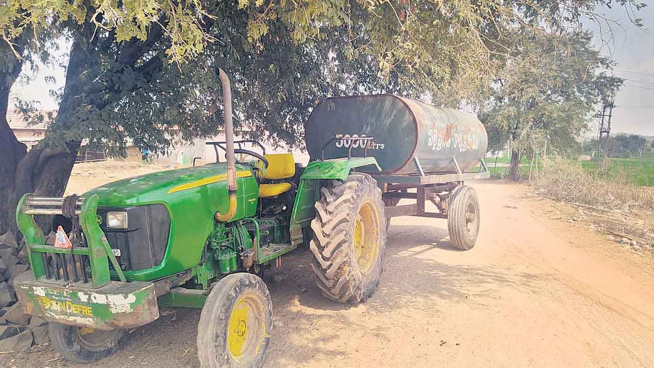 ప్రత్యేక పాలన అస్తవ్యస్తం