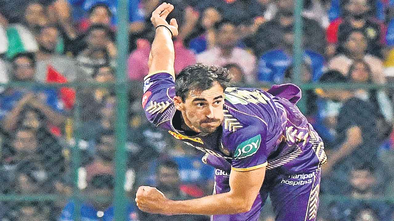 Mitchell Starc | 8-0-100-0.. ఐపీఎల్‌లో ఆస్ట్రేలియా స్టార్‌ పేసర్‌ను ఉతికారేస్తున్న బ్యాటర్లు