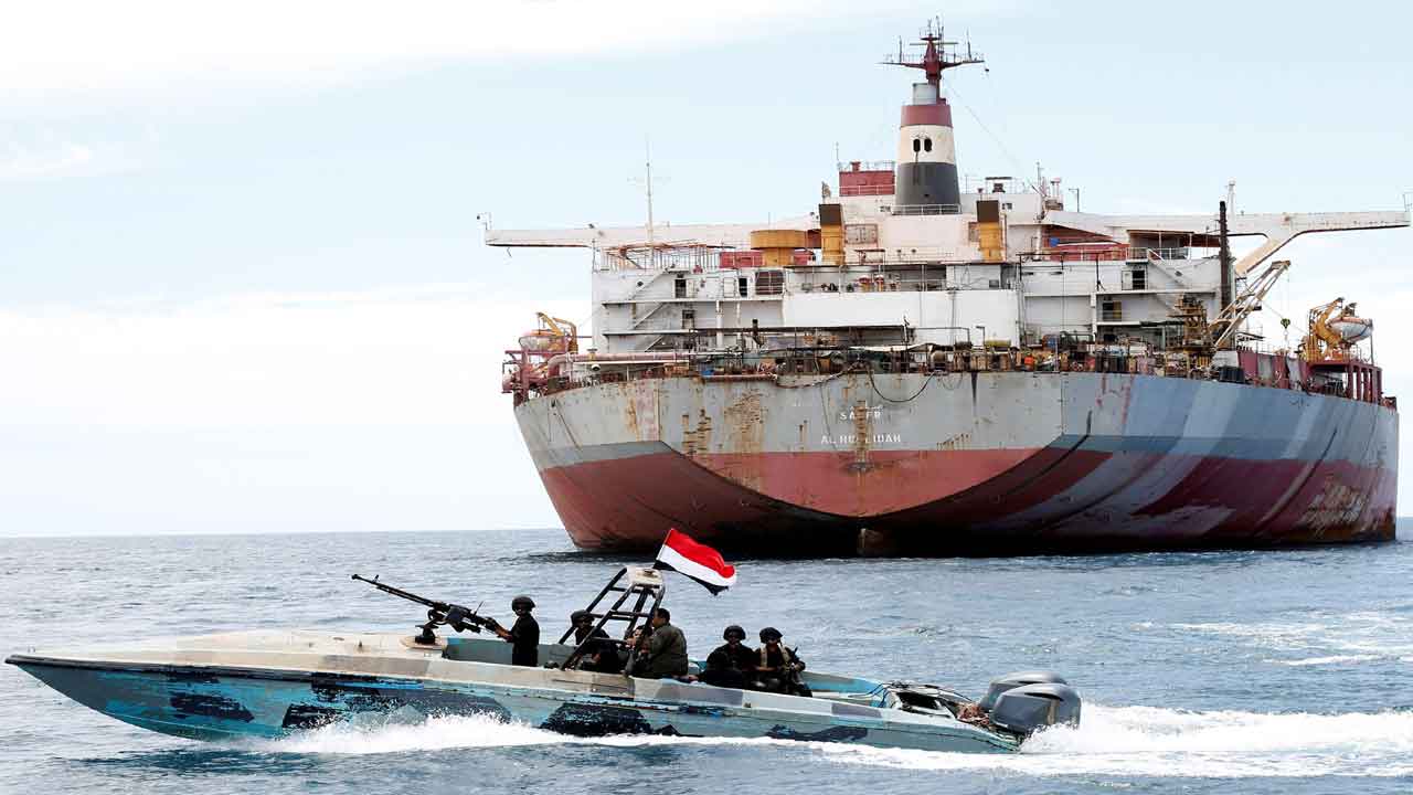 ఆగని ఎర్ర సంక్షోభం