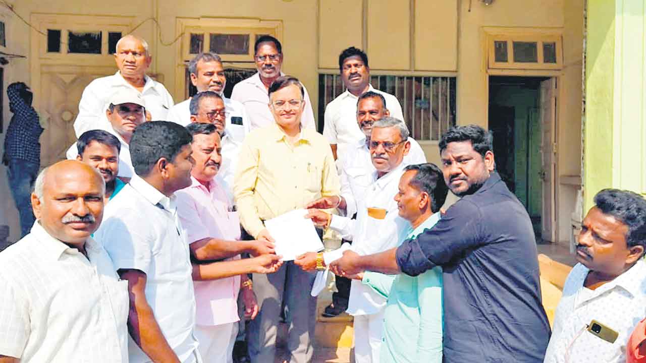 బీడీ టేకేదారుల కమీషన్‌ పెంచాలి