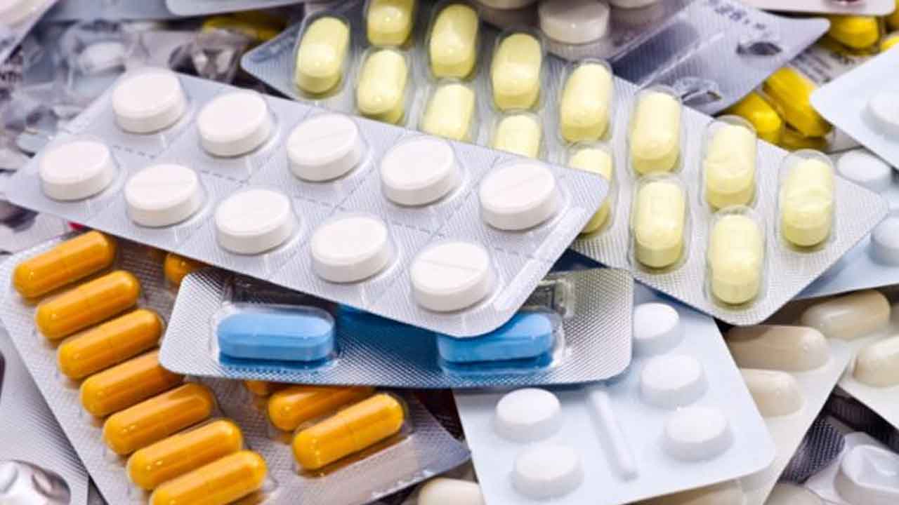 ఔషధాల ధరలు తగ్గించాలి