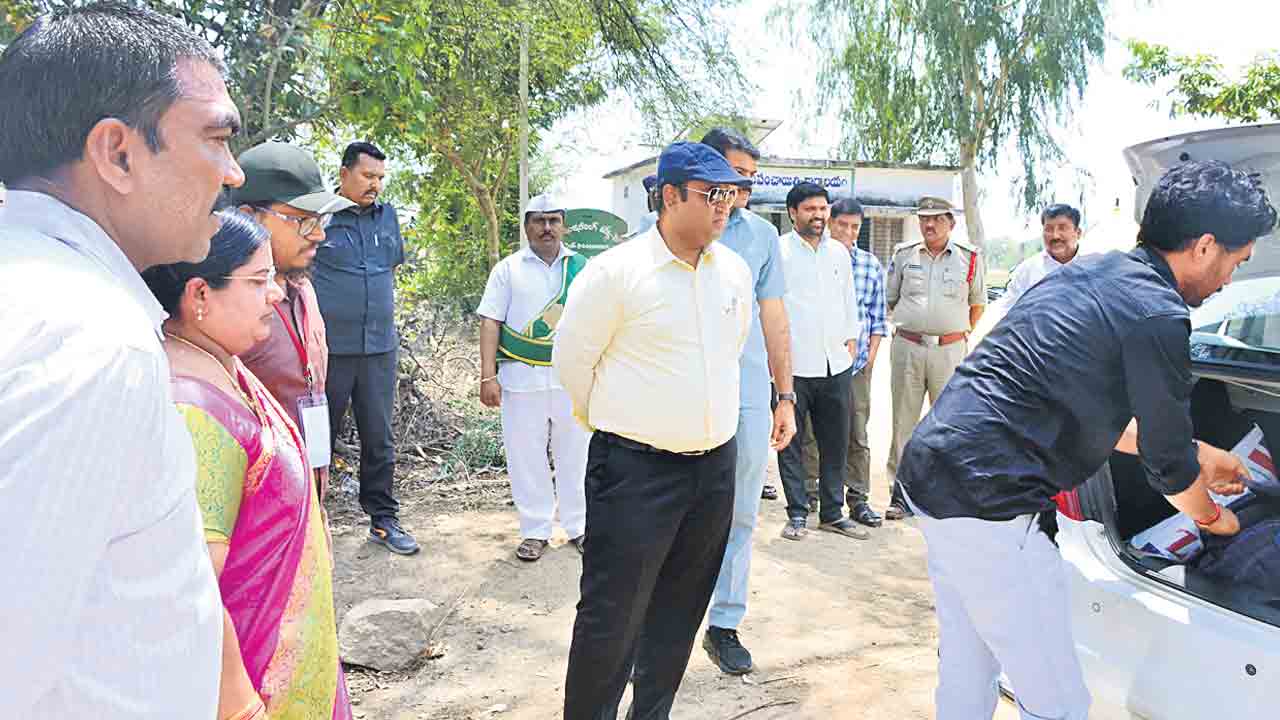 చెక్‌పోస్టుల్లో పకాగా తనిఖీలు చేయాలి