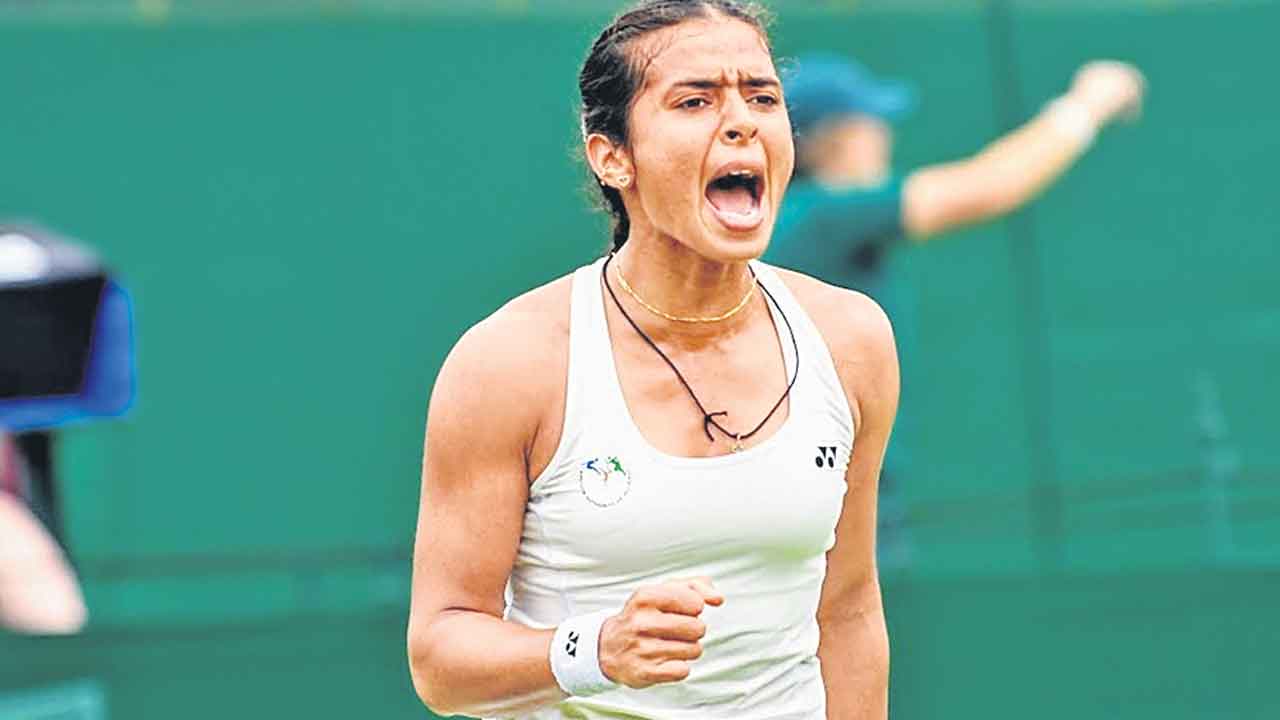 సెమీస్‌లో అంకిత