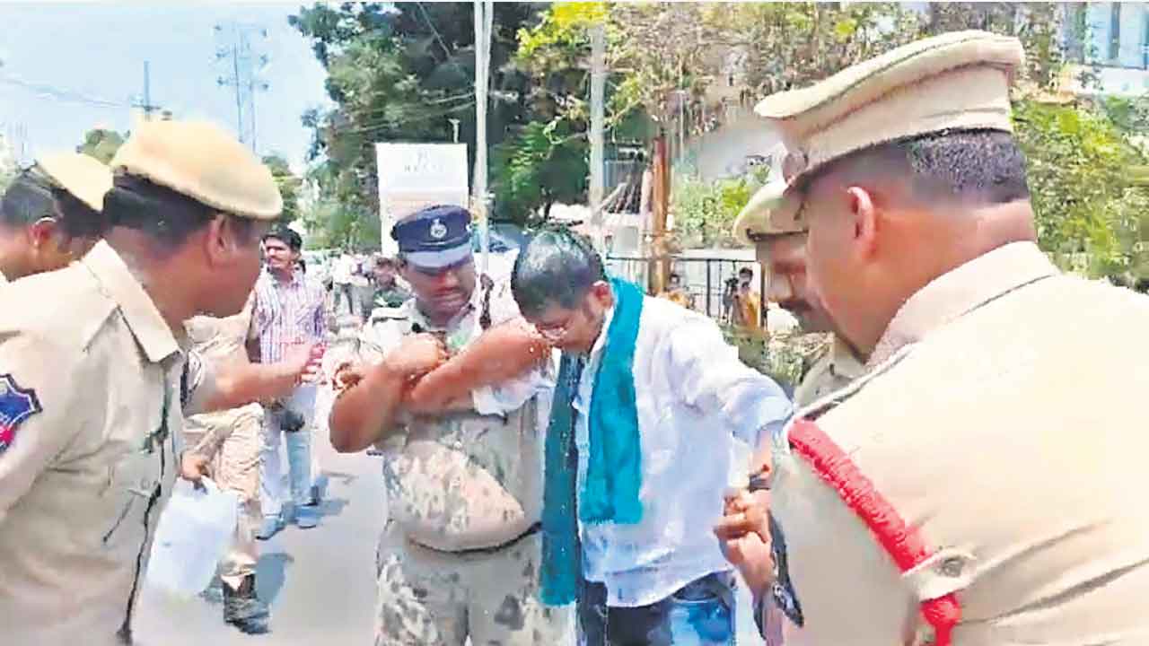 కాంగ్రెస్‌లో పారాచ్యూట్‌ నేతలకే ప్రాధాన్యం