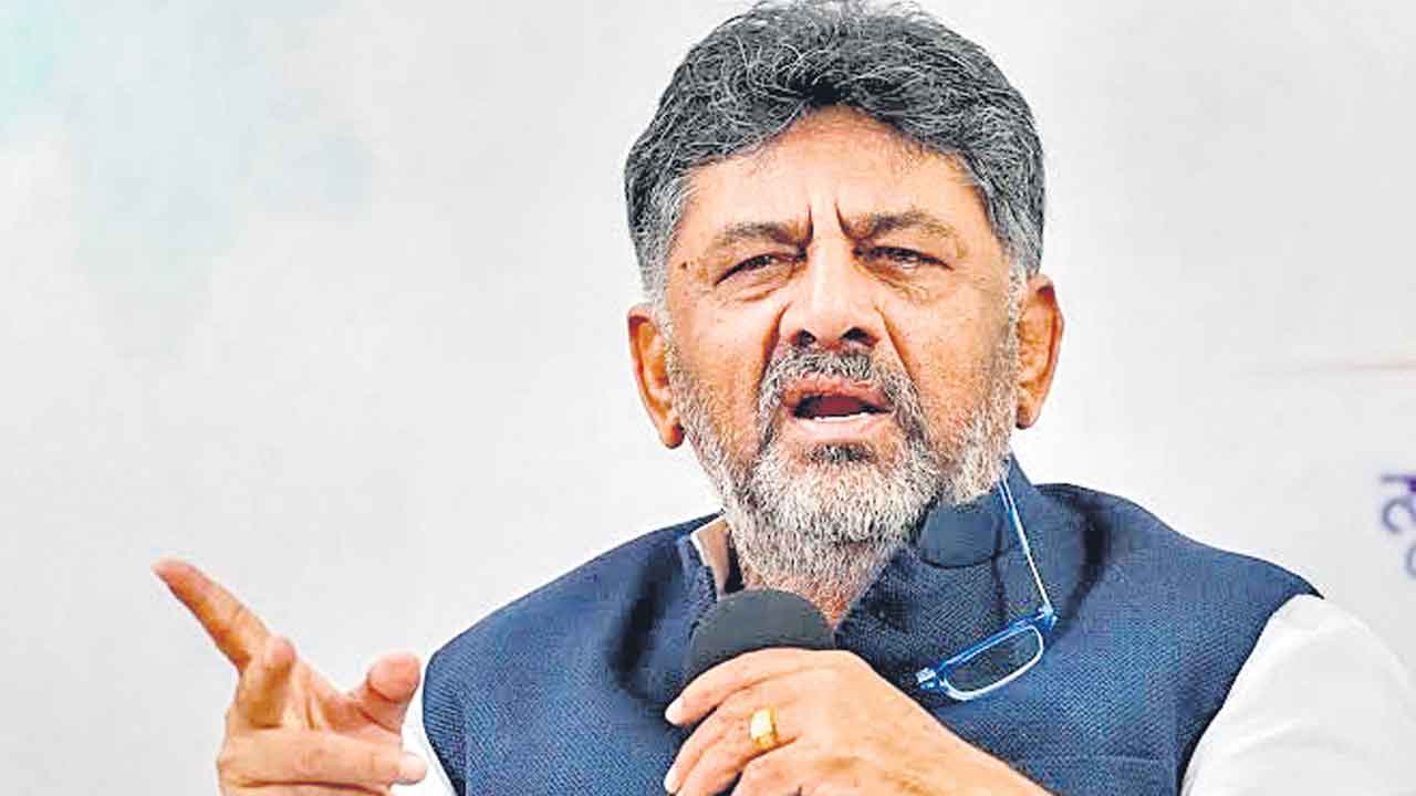 Karnataka | కర్ణాటకలో మారుతున్న రాజకీయాలు.. బీజేపీతో టచ్‌లో డీకే శివకుమార్‌?