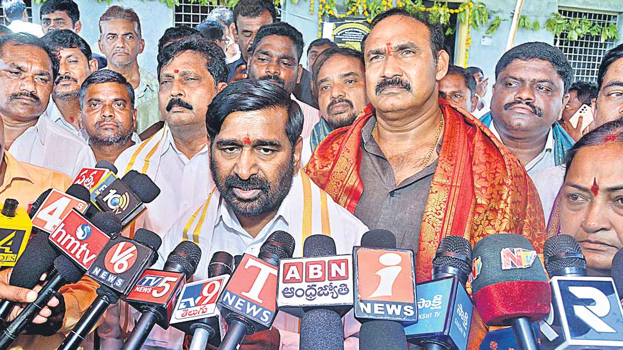 ప్రజలే కాంగ్రెస్‌ గేట్లు బద్దలు కొడతారు