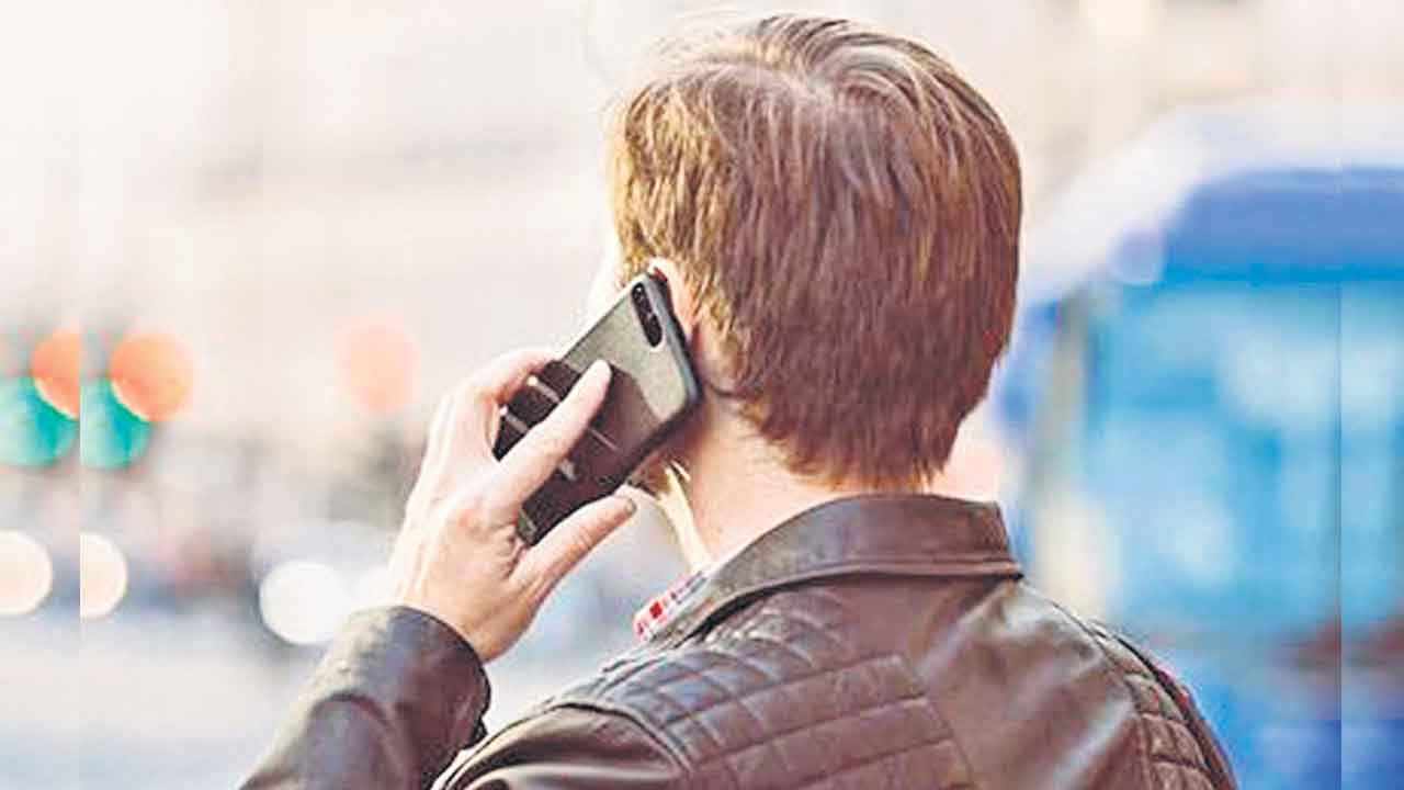 Mobile Tariffs | మొబైల్‌ చార్జీలకు మళ్లీ రెక్కలు.. ఎన్నికల తర్వాత పెంచనున్న టెలికం సంస్థలు!
