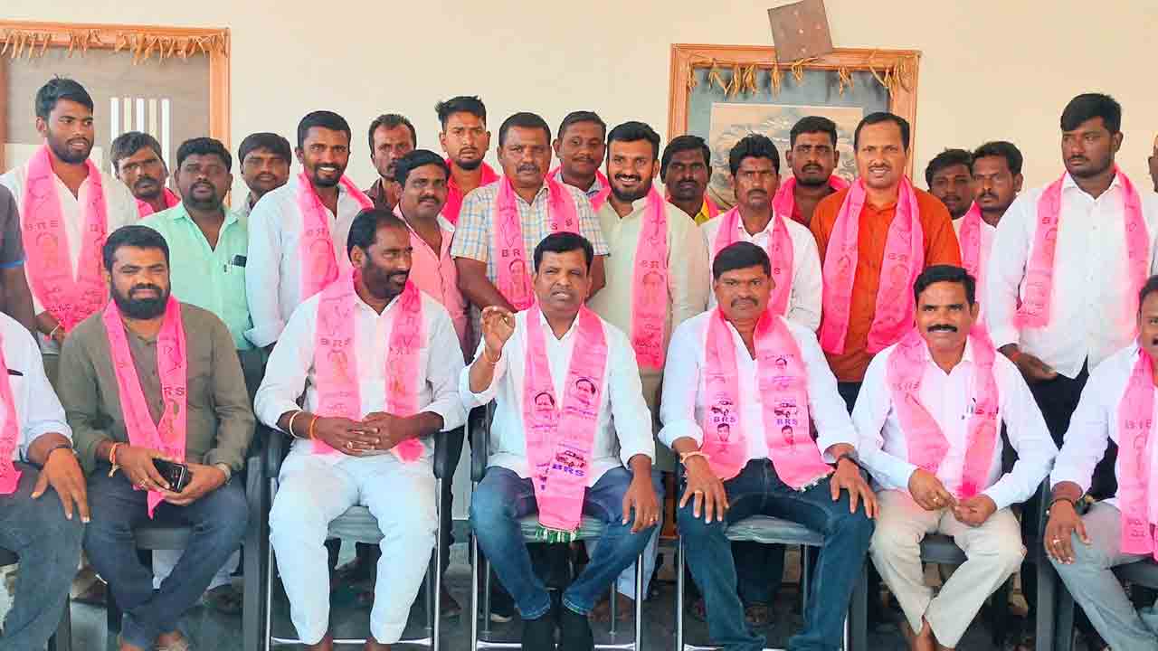 కేసీఆర్‌ను బద్నాం చేసేందుకు కాంగ్రెస్‌ కుట్ర