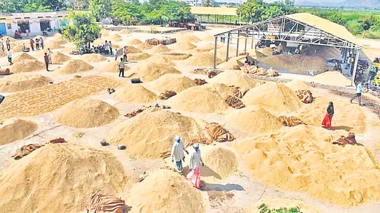 Paddy Procurement | కాంగ్రెస్‌ సర్కార్‌ నిర్లక్ష్యం.. ధాన్యం కొనుగోలు కేంద్రాలు హుళక్కేనా?