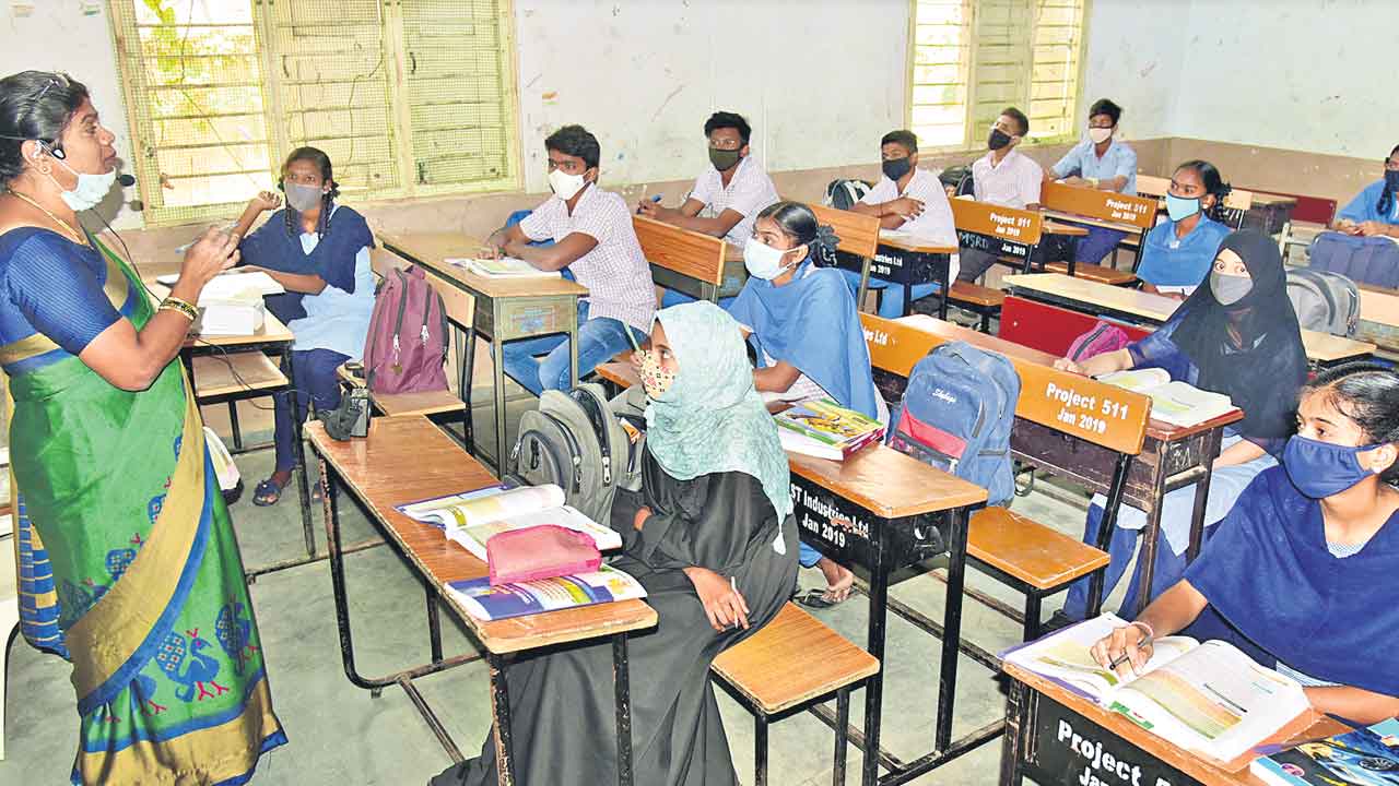 Engineering Diploma | భవితకు ధీమా ఇంజినీరింగ్‌ డిప్లొమా.. పదోతరగతి విద్యార్థులకు సువర్ణావకాశం