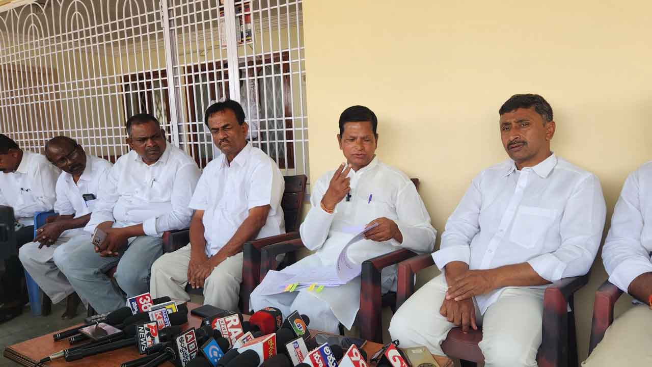 అవసరమైతే బోర్లను లీజుకు తీసుకుంటాం