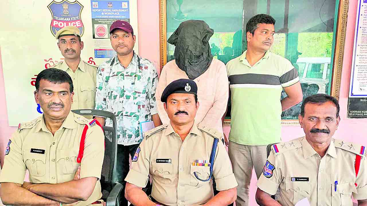 గ్రూప్‌-1 ఉద్యోగాల పేరుతో భారీ మోసం