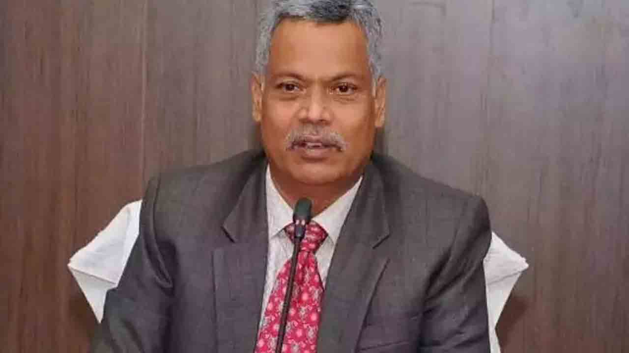 Fake Facebook account | ఏపీఎస్‌ఆర్టీసీ ఎండీ ద్వారకా తిరుమలరావు పేరిట నకిలీ ఫేస్‌బుక్‌ ఖాతా.. పోలీసులకు ఫిర్యాదు