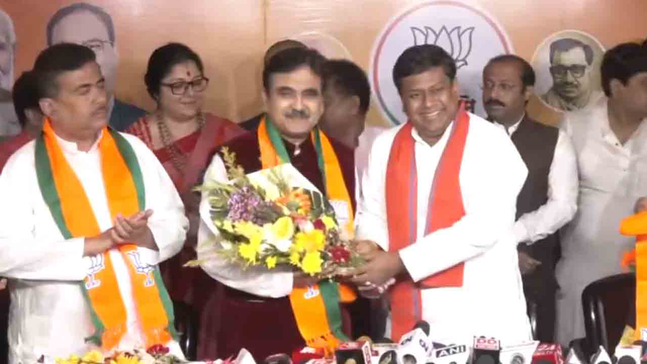 Abhijit Gangopadhyay | బీజేపీలో చేరిన మాజీ జస్టిస్‌ అభిజిత్‌ గంగోపాధ్యాయ్‌