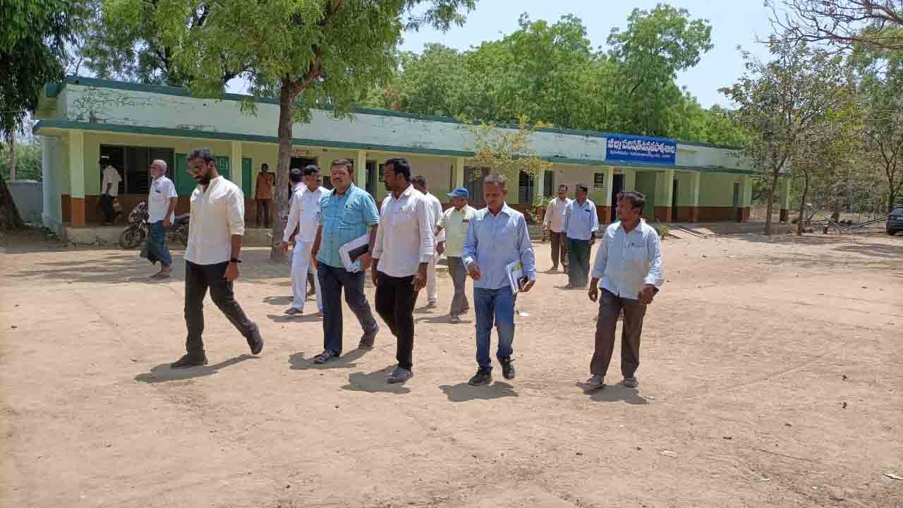 ‘ఓటర్లకు ఇబ్బంది లేకుండా చూడాలి’