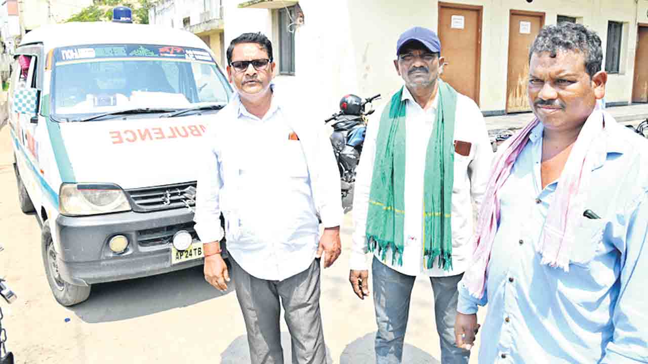 రోగైనా.. శవమైనా మా అంబులెన్స్‌లోనే..
