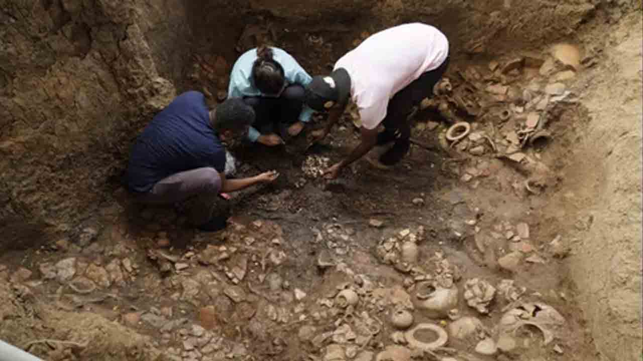 Ancient tomb | దక్షిణ అమెరికాలో 1200 ఏళ్ల నాటి పురాతన సమాధి.. భారీగా నిధులు వెలుగులోకి