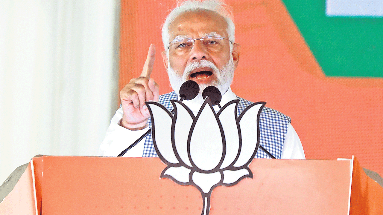 ప్రధాని సభకు మిశ్రమ స్పందన