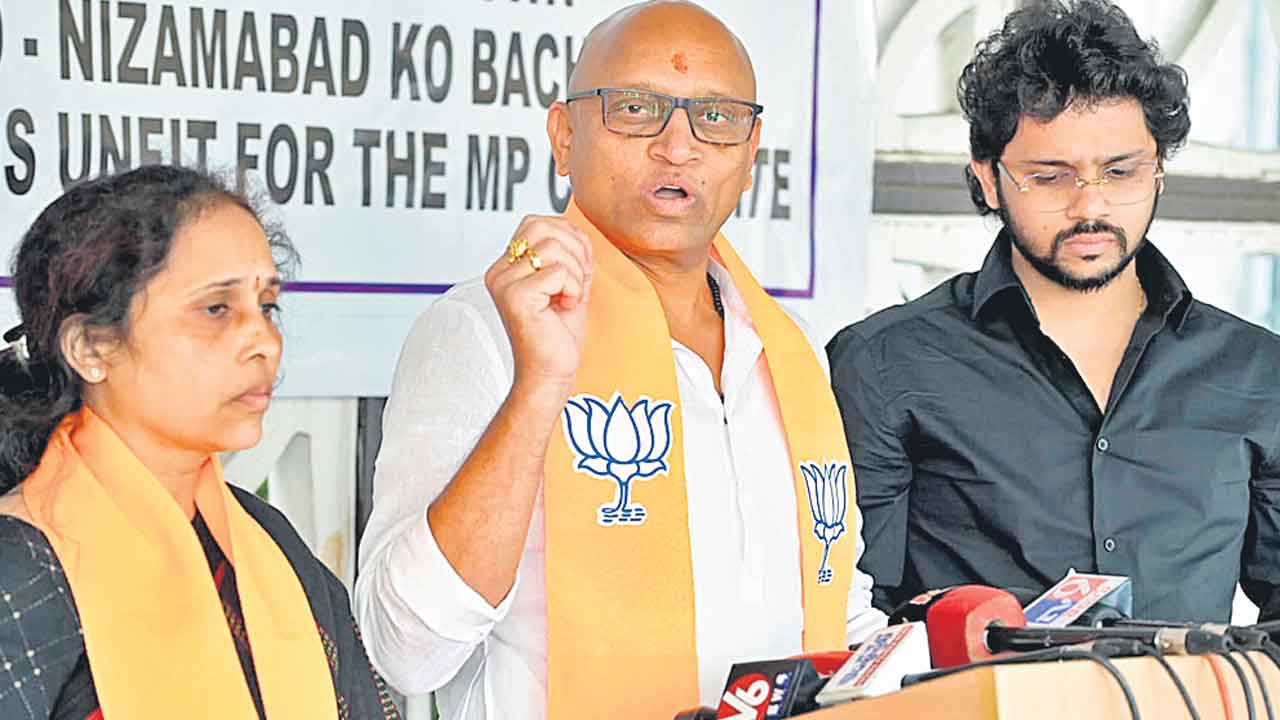 ఎంపీ అర్వింద్‌ దుర్మార్గుడు