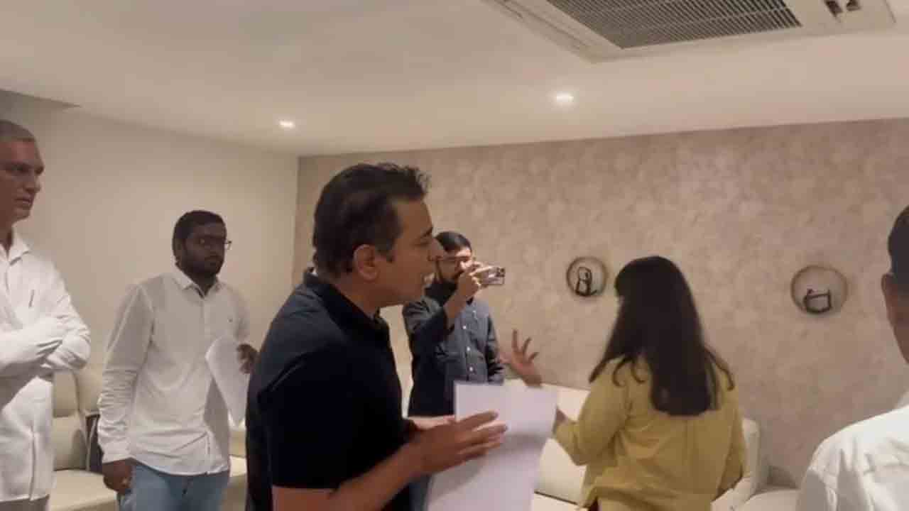 KTR | ఈడీ అధికారుల తీరుపై మండిపడ్డ కేటీఆర్‌.. ‘ట్రాన్సిట్‌ వారెంట్‌ లేకుండా అరెస్టా’ అని ఆగ్రహం.. Video