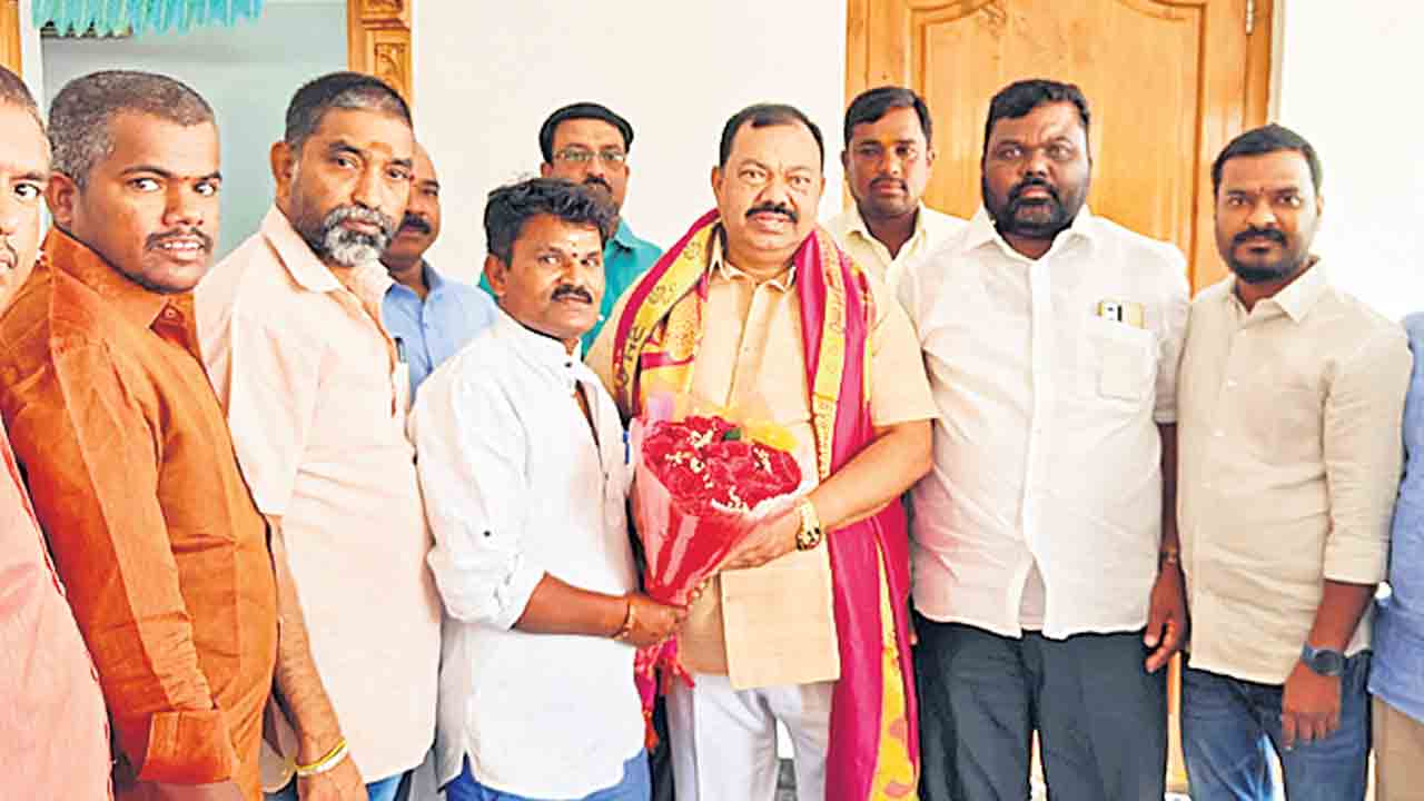 గెలుపునకు కృషి చేయాలి