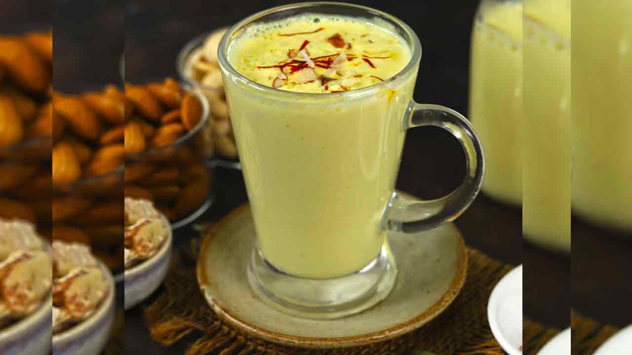 Badam Milk | ఇంట్లోనే బాదాం మిల్క్‌ తయారు చేసుకోండిలా.. ఎండాకాలం చల్లచల్లగా..!
