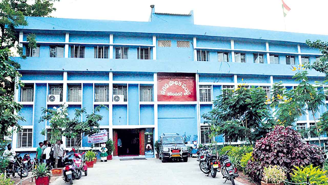 బల్దియా ఉద్యోగోన్నతుల్లో గందరగోళం