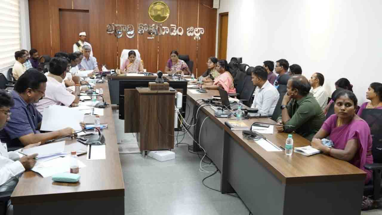 ‘ధరణి’ సహా అన్ని దరఖాస్తులను సత్వరమే పరిష్కరించాలి