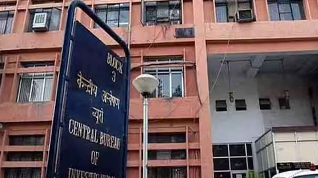 రష్యాకు భారత యువతను తరలిస్తున్న ముఠా గుట్టు రట్టు