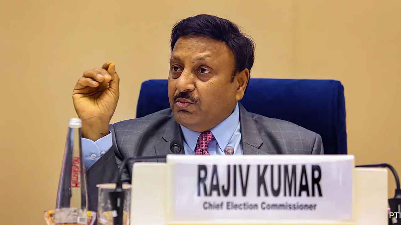 ప్రజాస్వామ్యంలో దాపరికానికి తావు లేదు