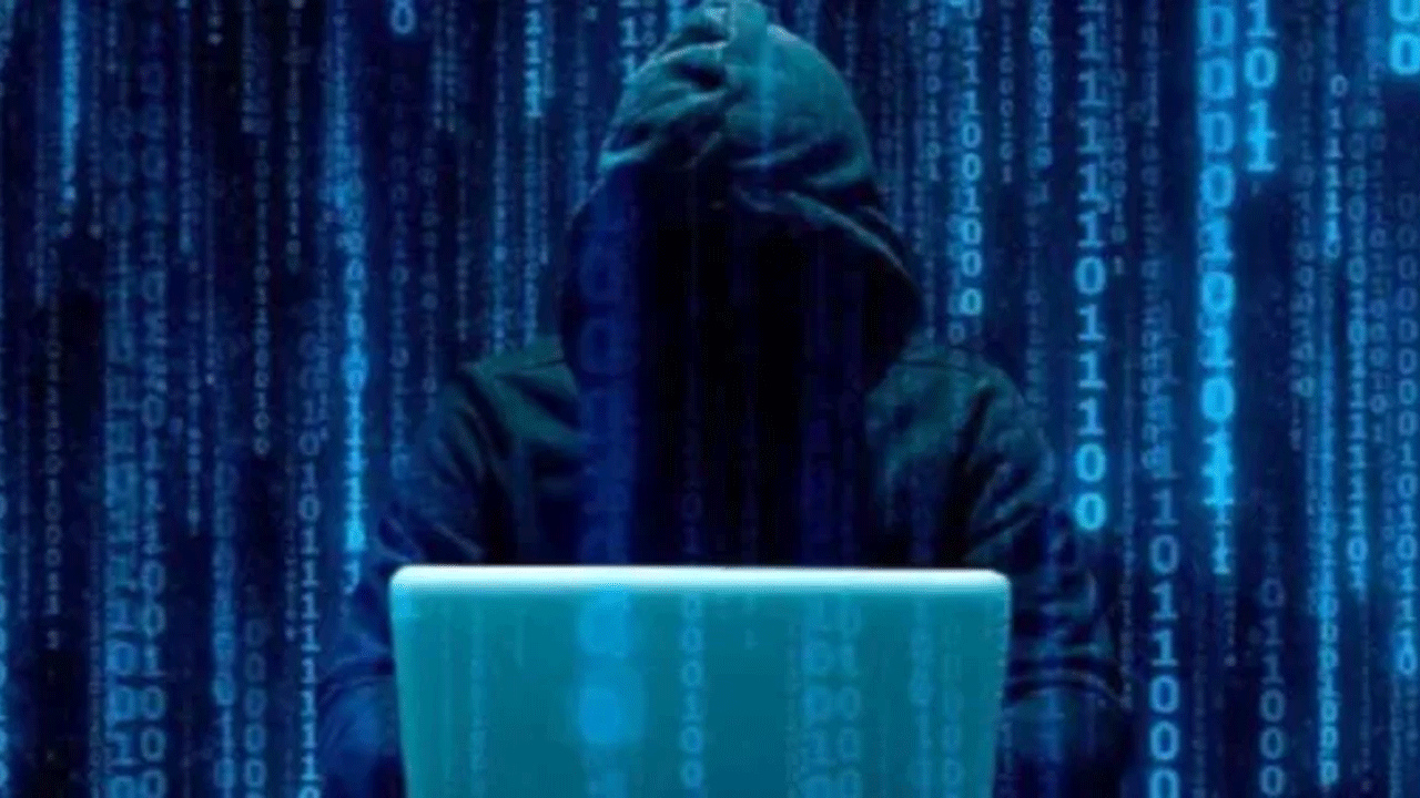 Digital Arrest Scam | పోలీస్ అధికారులుగా న‌మ్మ‌బ‌లుకుతూ మ‌హిళా టెకీకి టోక‌రా..!