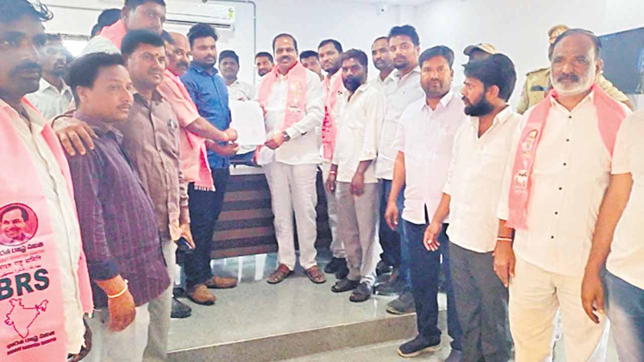 ఎల్‌ఆర్‌ఎస్‌ పేరిట కాంగ్రెస్‌ దోపిడీ