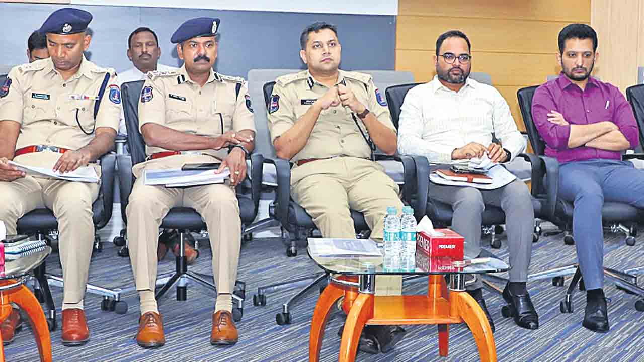 సమన్వయంతో పనిచేయండి