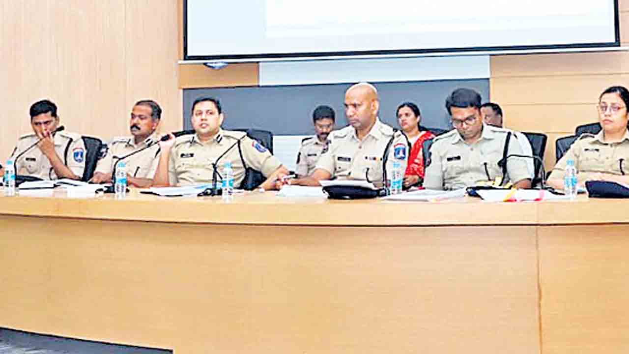 ఎన్నికల నిర్వహణకు సిద్ధం కండి