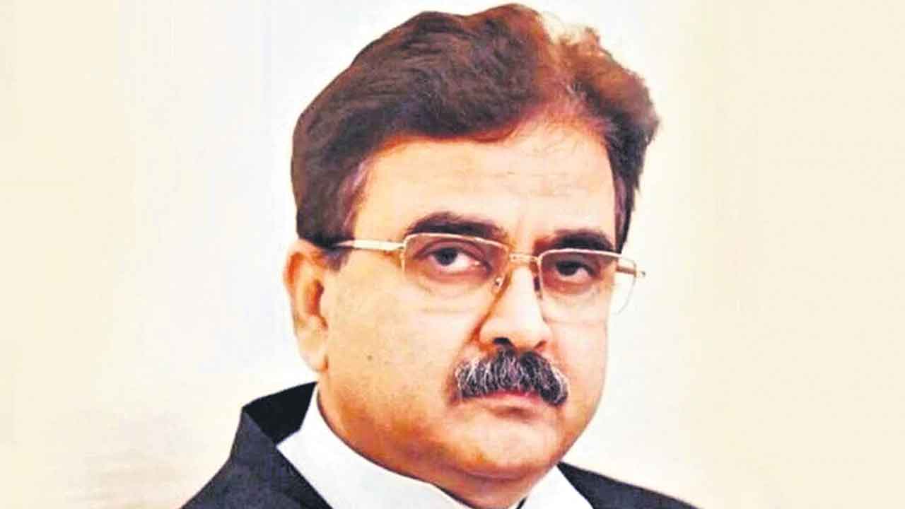 Justice Abhijit Gangopadhyay | రాజకీయాల్లోకి కలకత్తా హైకోర్టు జడ్జి.. అధికార టీఎంసీయే కారణమన్న జస్టిస్‌ అభిజిత్‌ గంగోపాధ్యాయ్‌