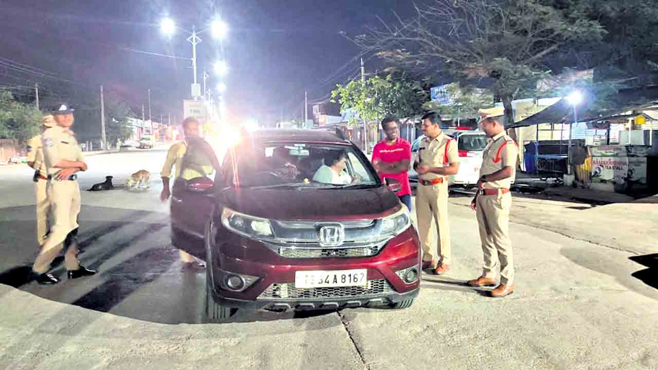తనిఖీలు ముమ్మరం..