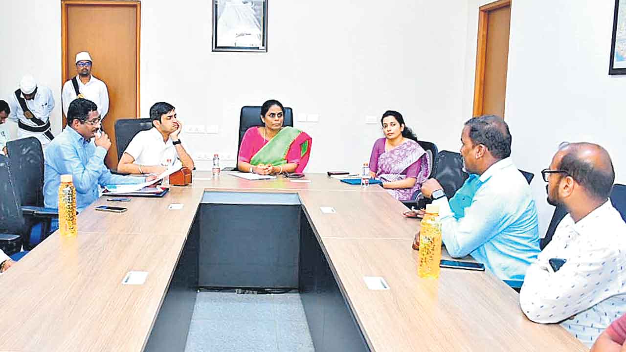 పూర్తిగా సర్కారు మీదే ఆధారపడొద్దు