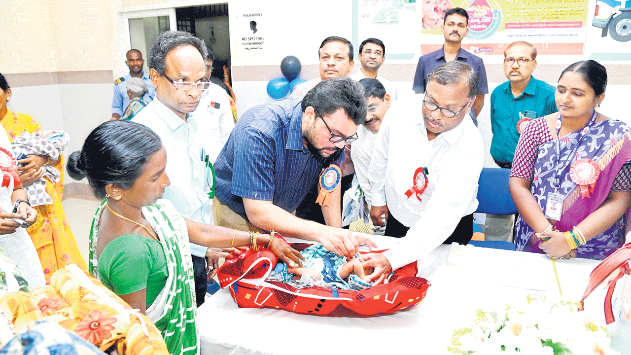 ఐదేళ్ల లోపు పిల్లలందరికీ పోలియో చుక్కలు వేయాలి
