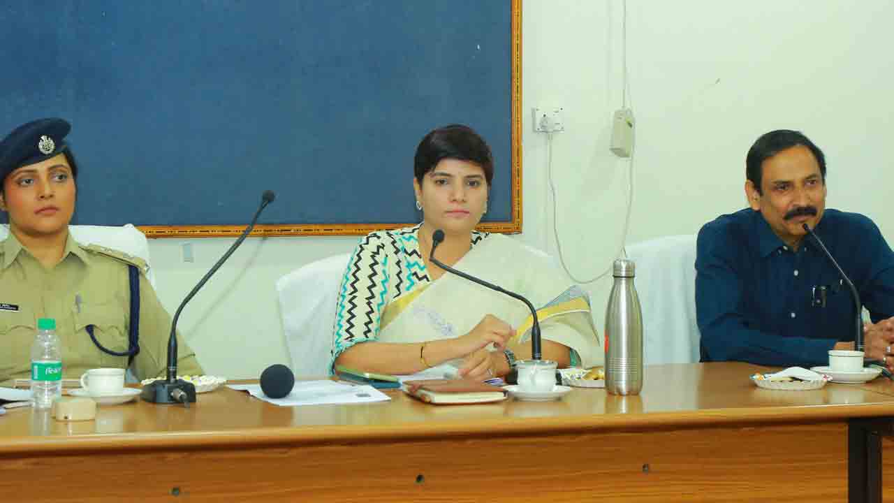 అనుమానాస్పద లావాదేవీలపై బ్యాంకర్లు దృష్టి పెట్టాలి