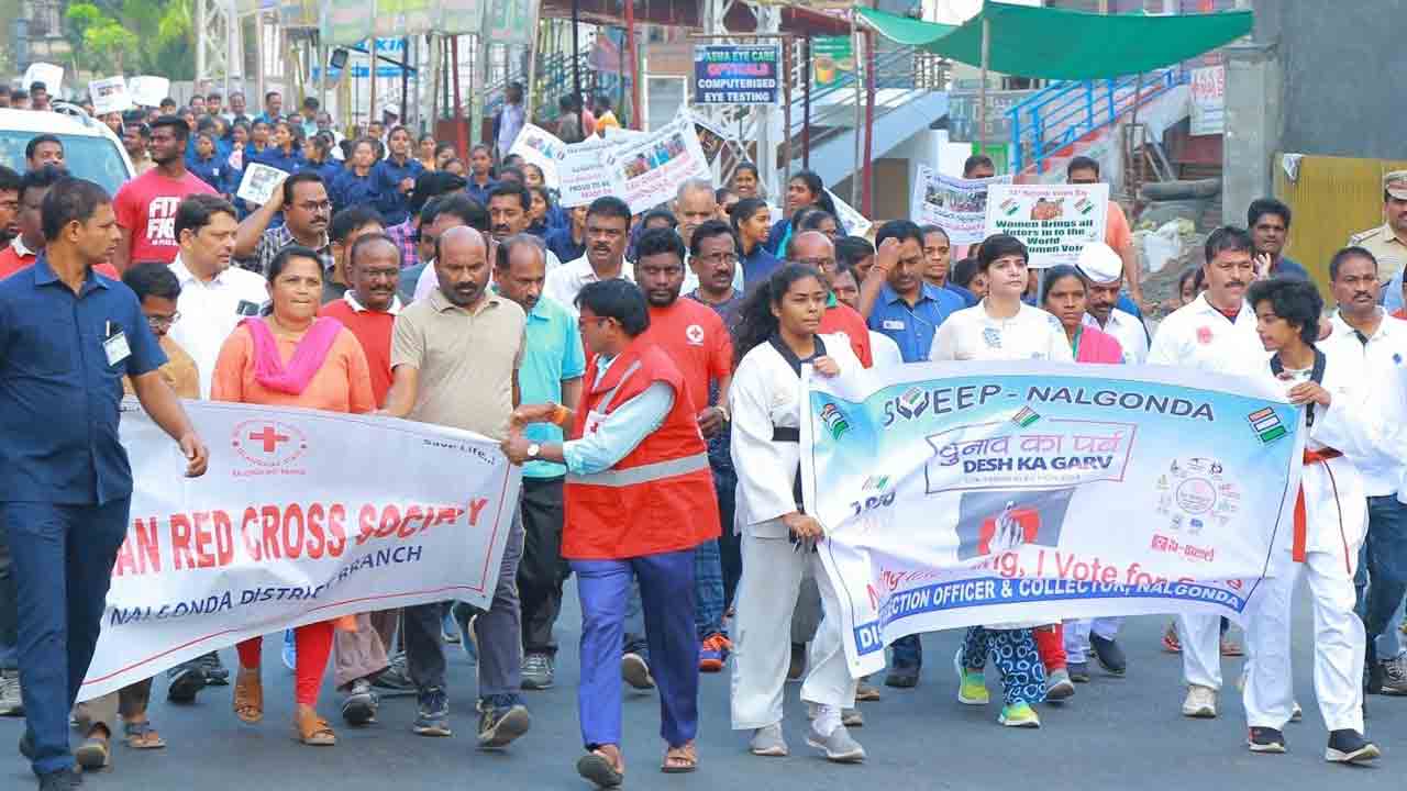 ప్రతి ఒక్కరూ విధిగా ఓటు వినియోగించుకోవాలి