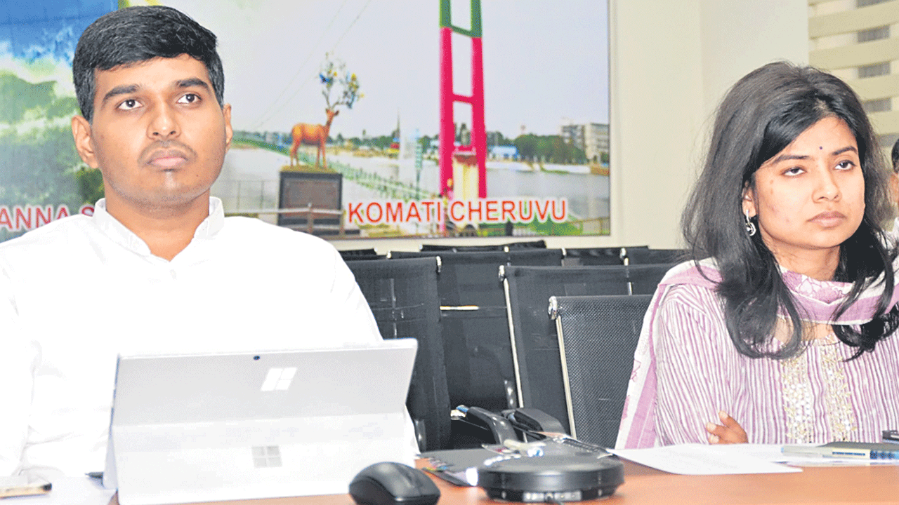 ప్రజాపాలన సేవా కేంద్రాలు ఏర్పాటు చేస్తాం