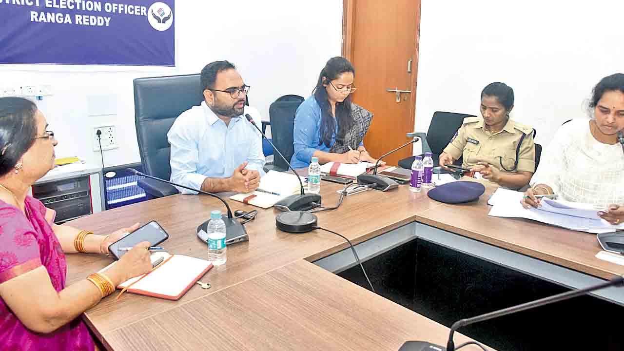 లోక్‌సభ ఎన్నికలు పకడ్బందీగా నిర్వహించాలి