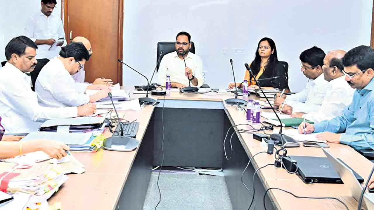 చెరువులు కబ్జాకు గురి కావొద్దు