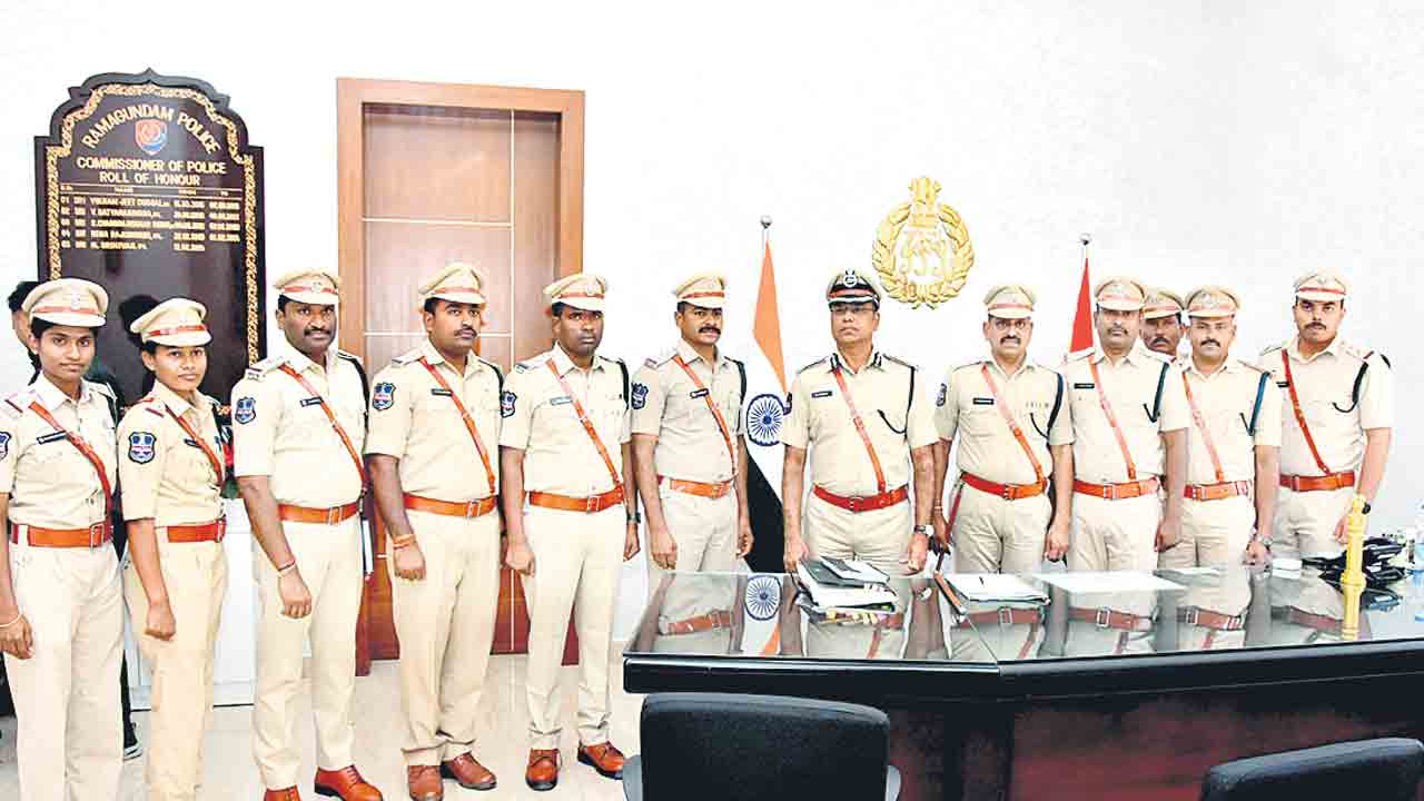 ఐజీగా బాధ్యతలు స్వీకరించిన శ్రీనివాసులు