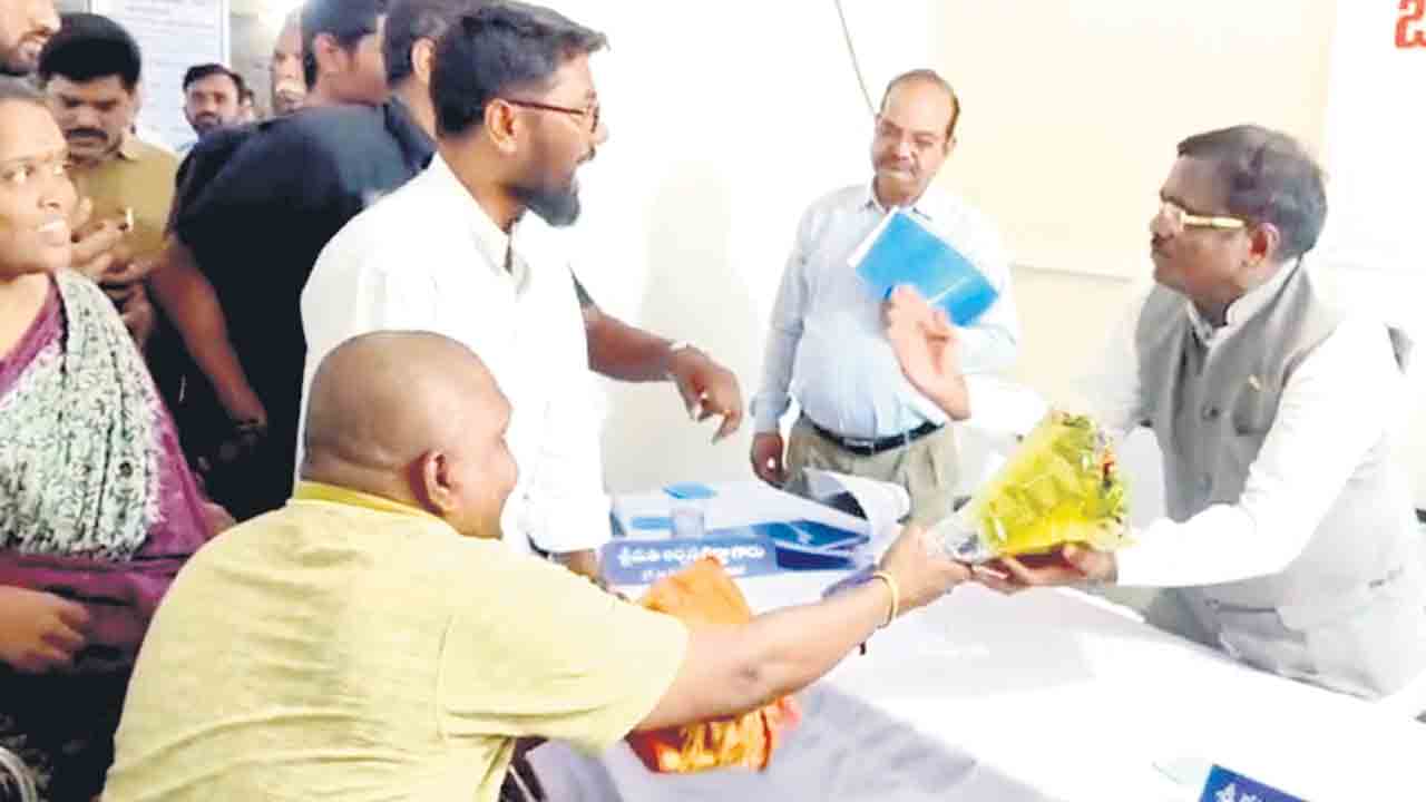 అక్రమ దందాల్లో హస్తం