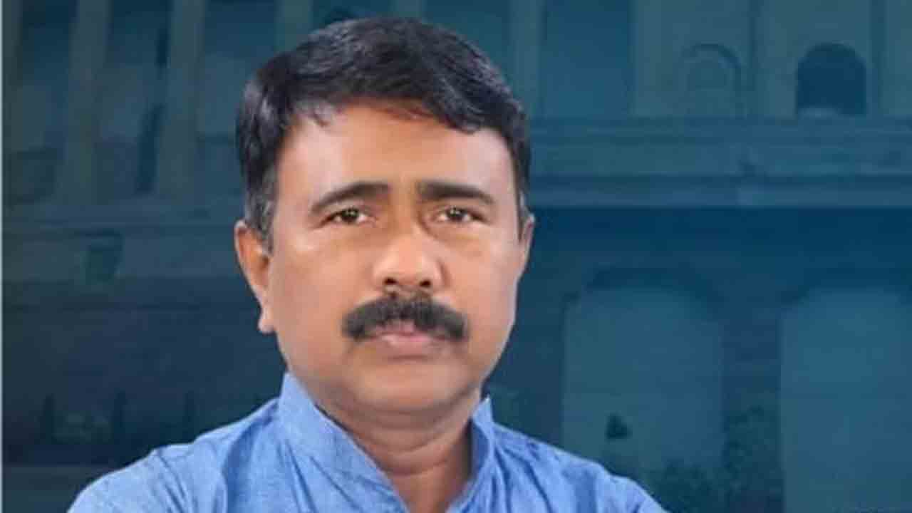 Abdul Khaleque | అసోంలో కాంగ్రెస్కు ఎదురుదెబ్బ.. పార్టీకి రాజీనామా చేసిన ఎంపీ