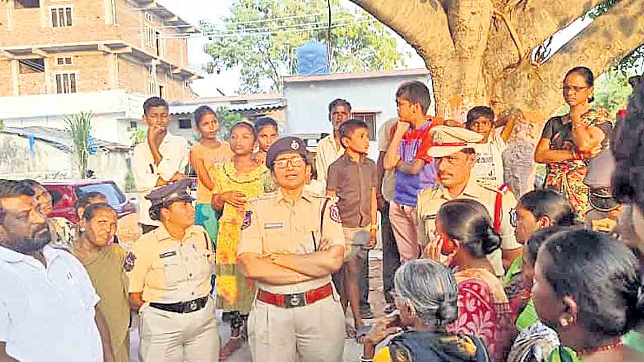 స్వేచ్ఛగా ఓటు హక్కును వినియోగించుకోవాలి