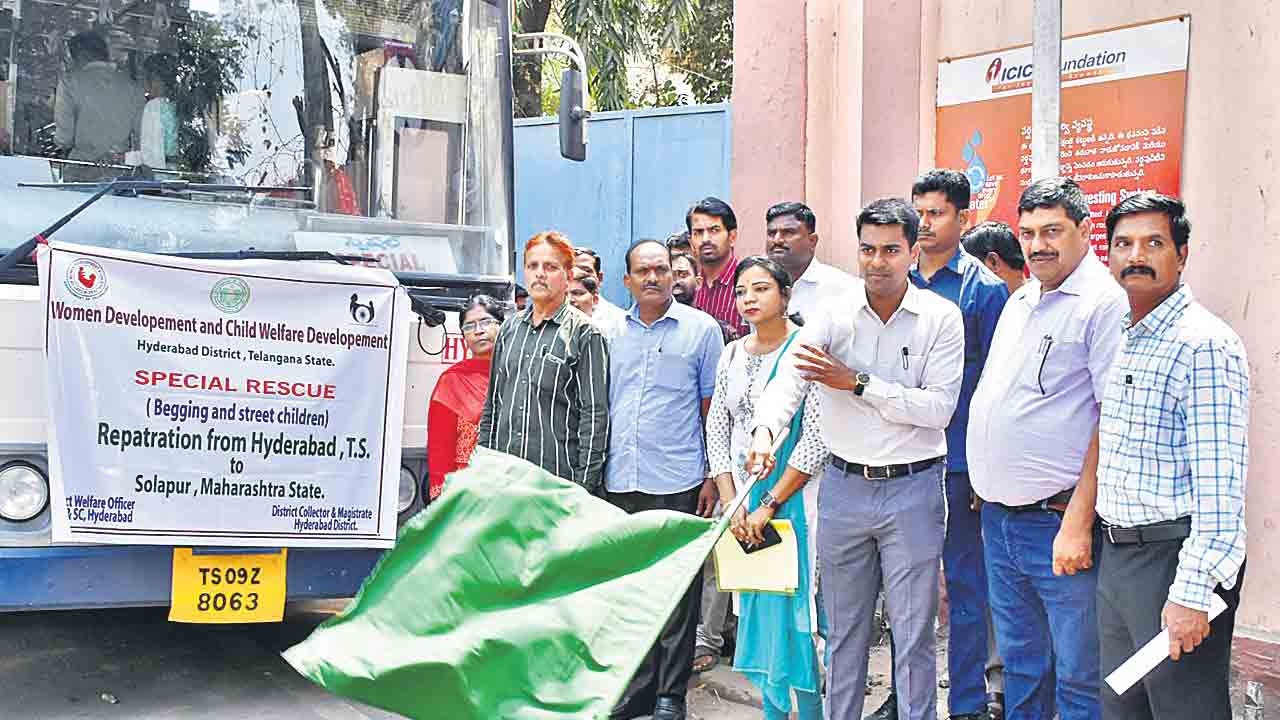 భిక్షాటనతో పిల్లల భవిష్యత్తు నాశనం చేయొద్దు
