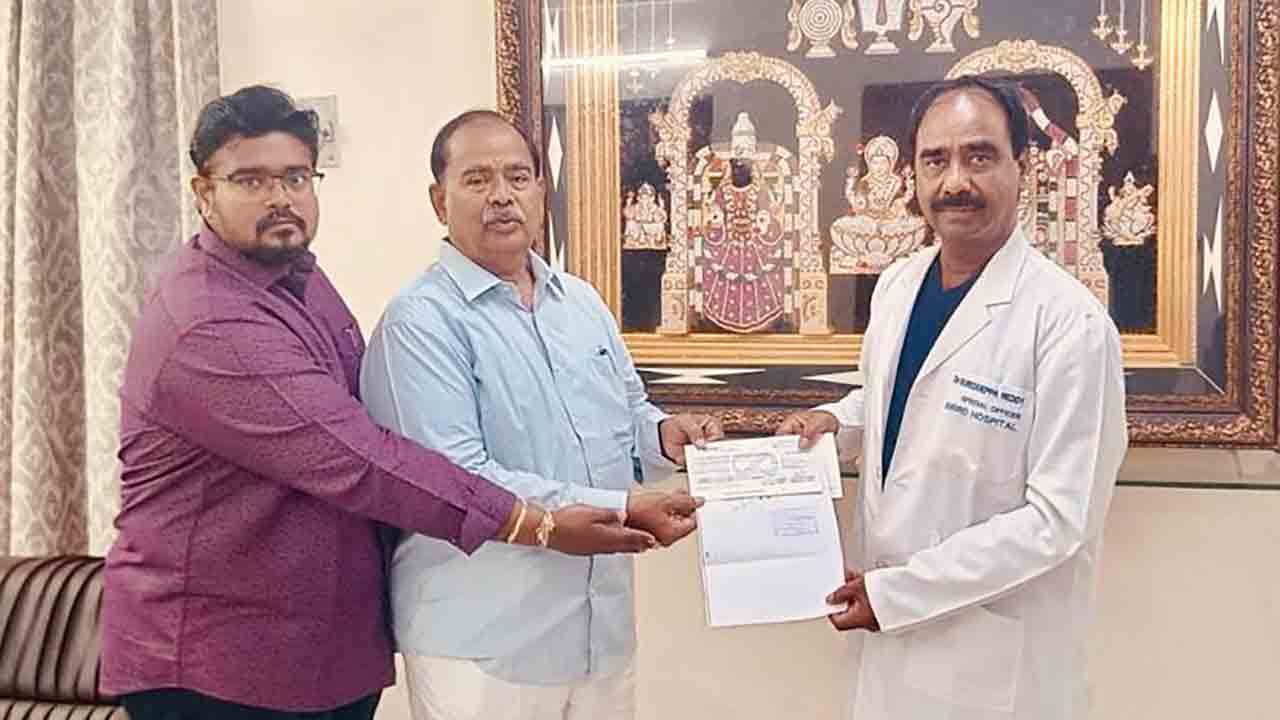 Donations | అన్నదానం, బర్డ్‌ ట్రస్టులకు రూ. 20 లక్షల విరాళం